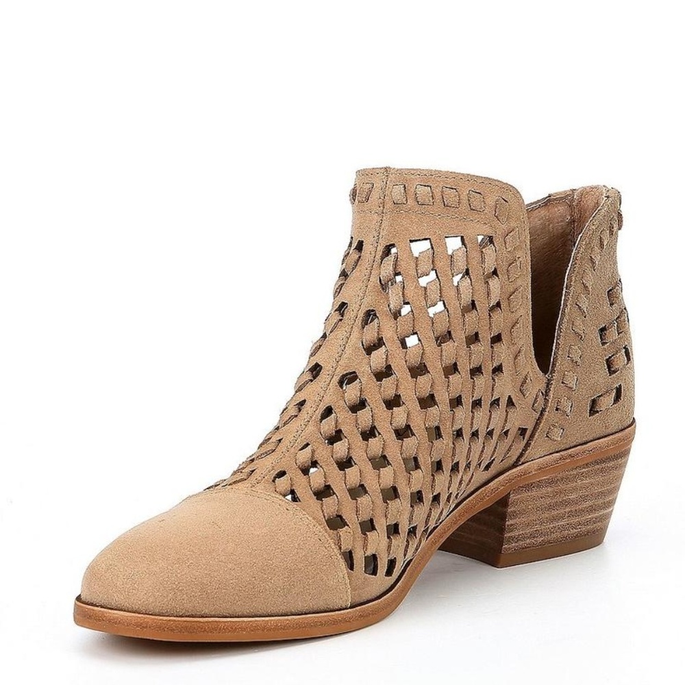 Vince Camuto Phortiena Suede Block Heel *Sand* 5M